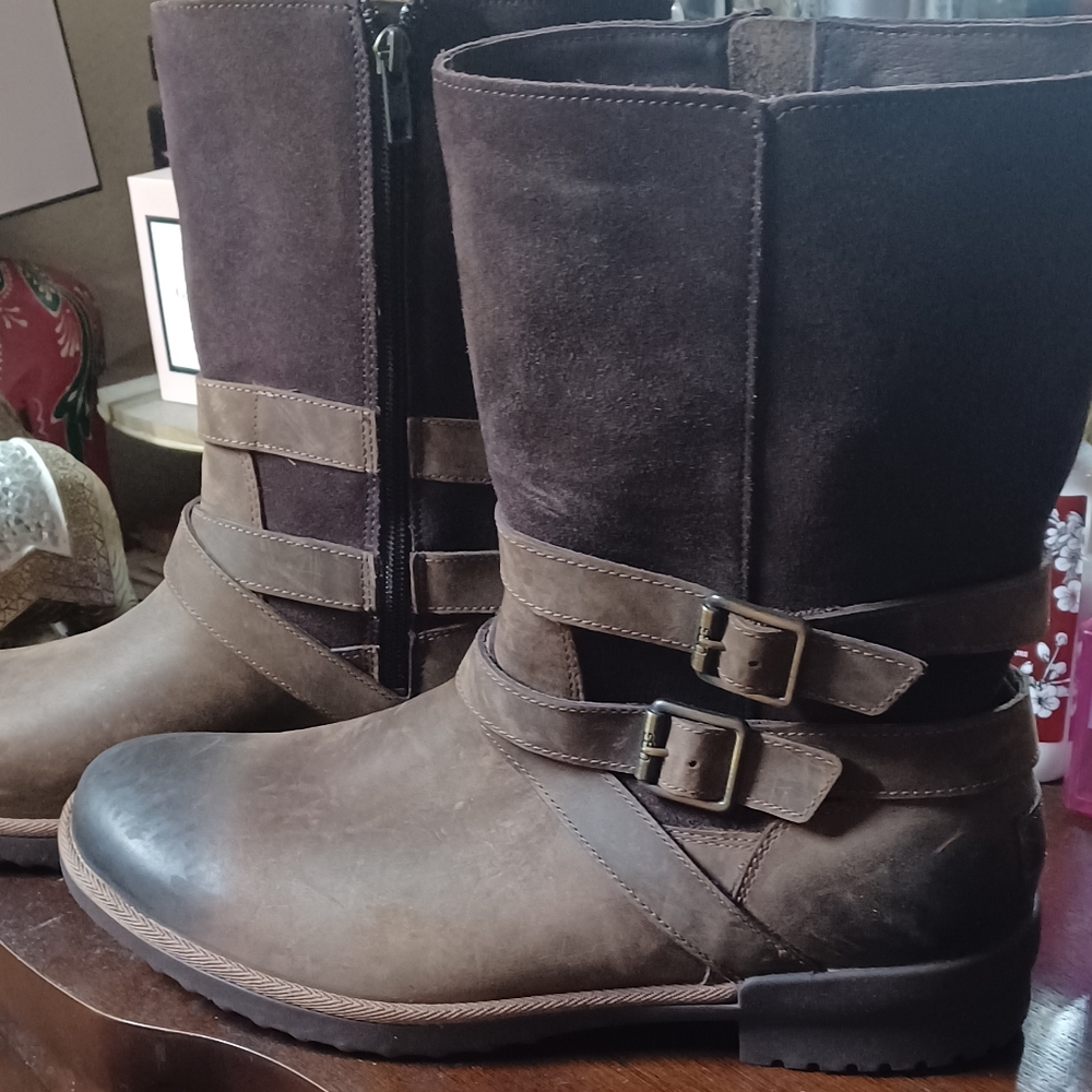 UGG - Picture 2 of 11